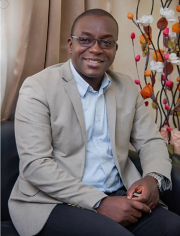 DIRECTEUR CURAT